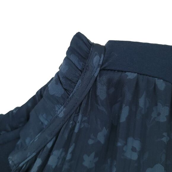 Lane Bryant Navy Floral Lightweight Blouse 14/16 - Picture 6 of 13